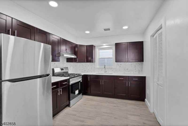 651-653 S 17th St - Photo 3 of 21