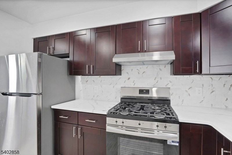 651-653 S 17th St - Photo 4 of 21