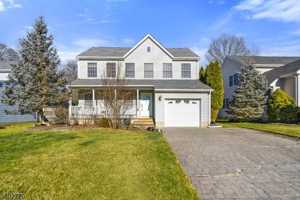 featured image of 6 Hoagland Ct