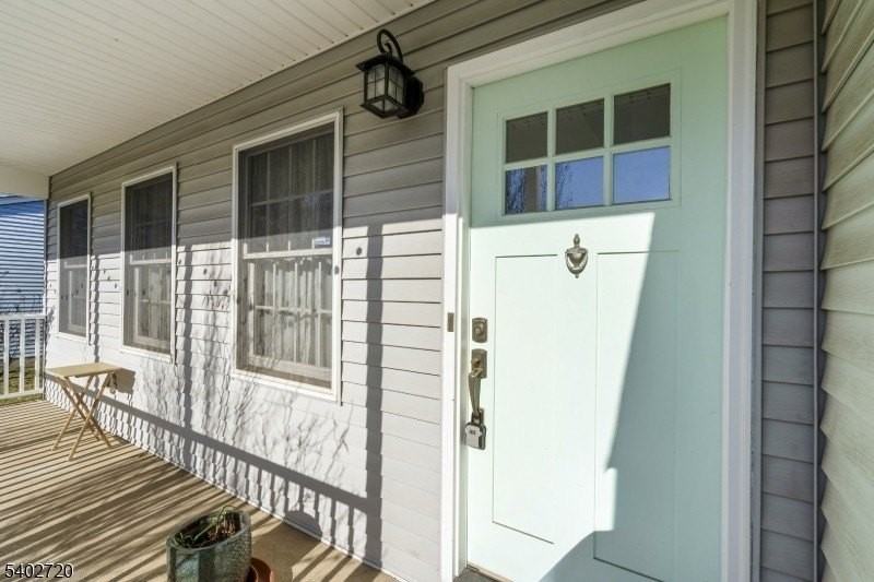 6 Hoagland Ct - Photo 3 of 28