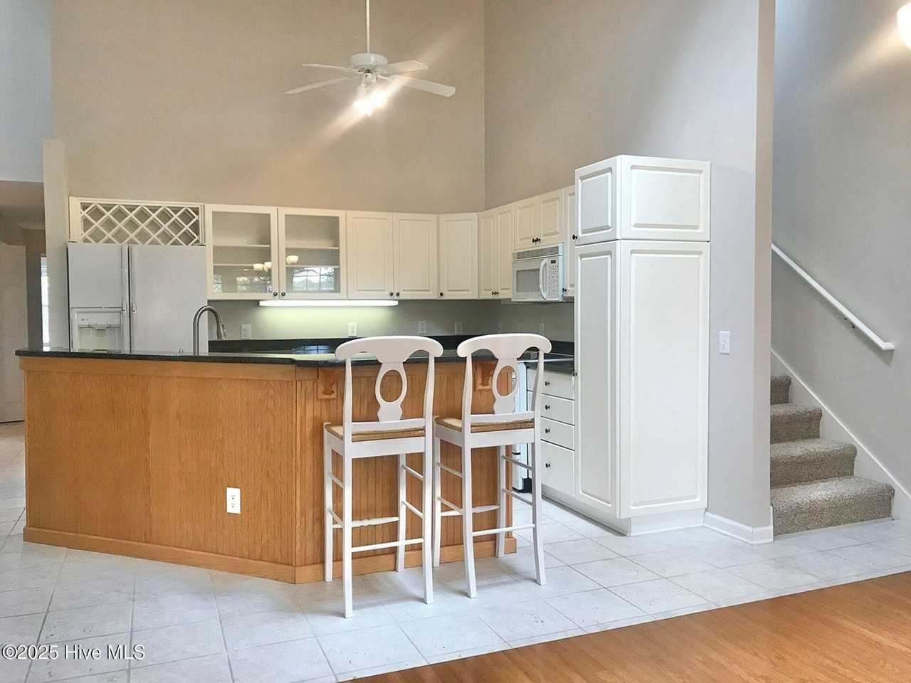 3203 St James Dr - Photo 4 of 14