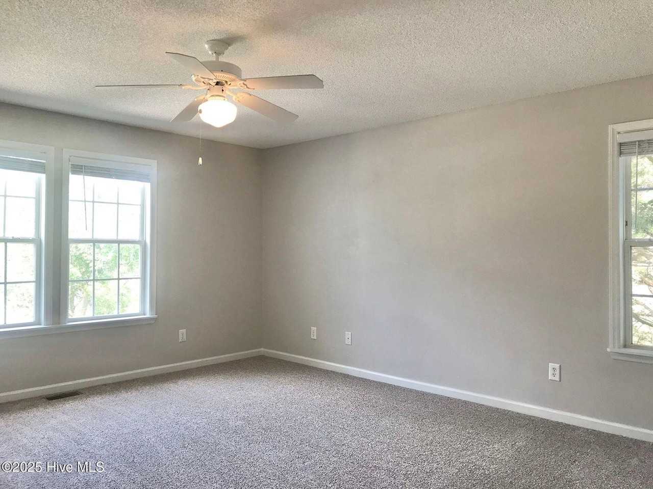 3203 St James Dr - Photo 5 of 14