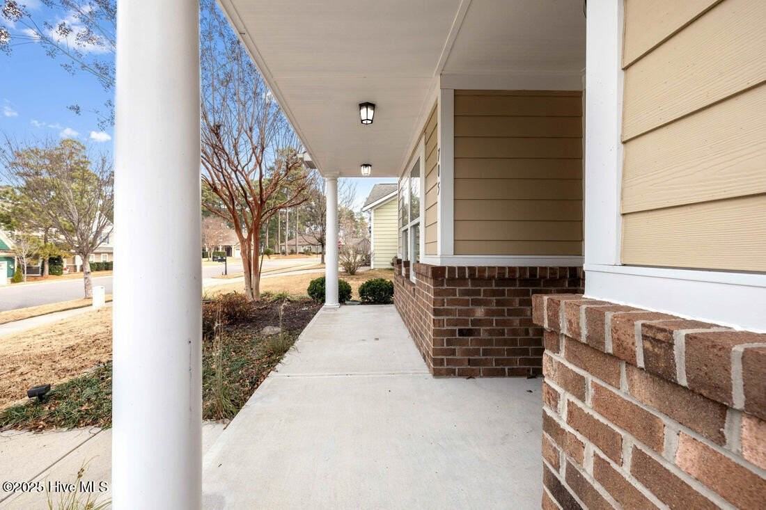 705 Legacy Lakes Way - Photo 3 of 33