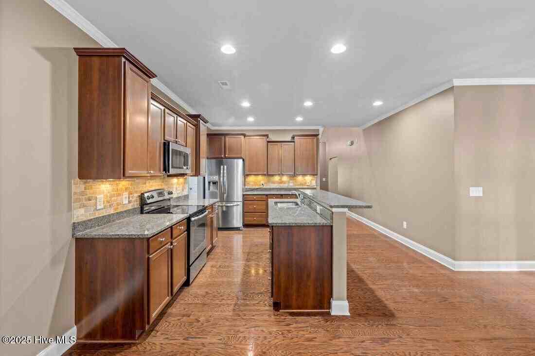 705 Legacy Lakes Way - Photo 4 of 33