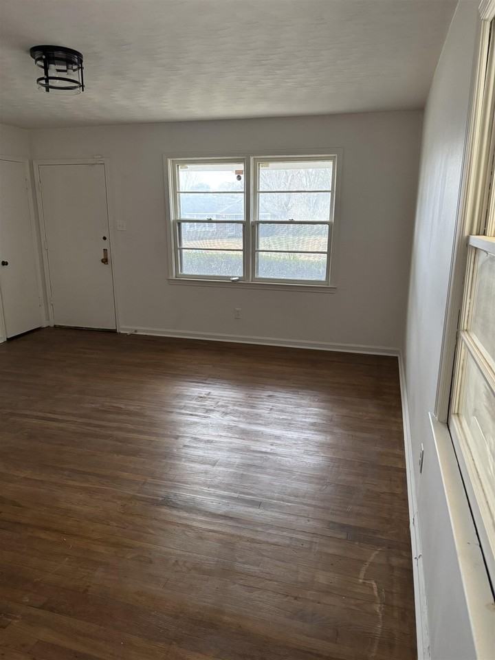 2404 Perry Cv - Photo 4 of 8