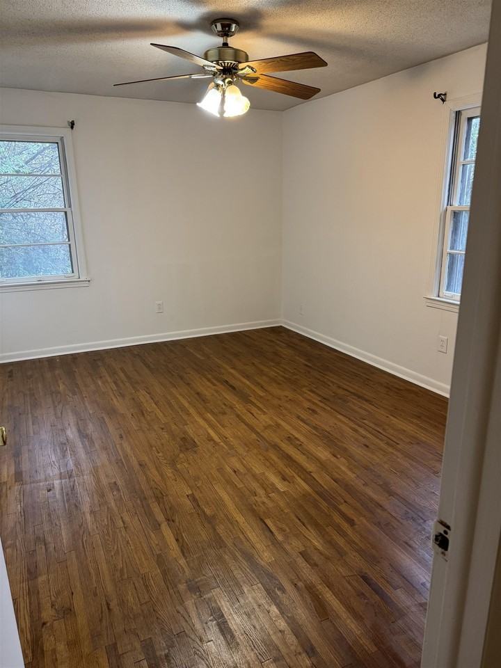 2404 Perry Cv - Photo 7 of 8