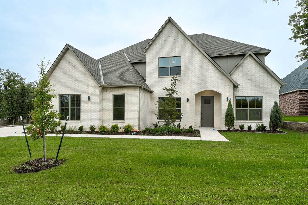 4616 Maple Ridge Dr #1 - Photo 2 of 44