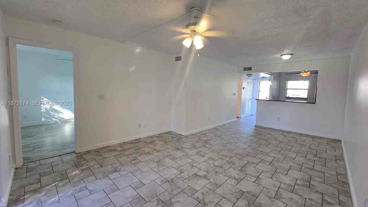 10600 Nw 10th St #106 - Photo 3 of 24
