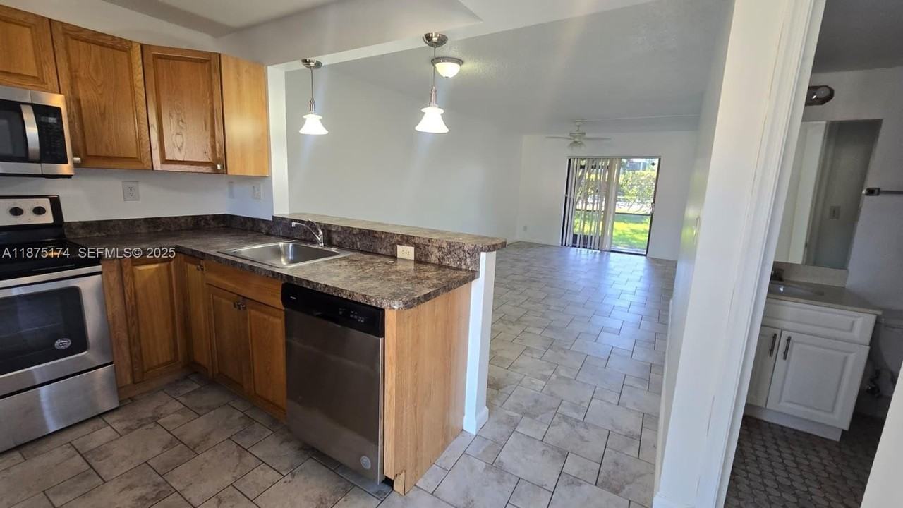 10600 Nw 10th St #106 - Photo 7 of 24