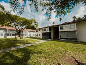 325 W Laurel Dr #2L - Photo 1 of 1