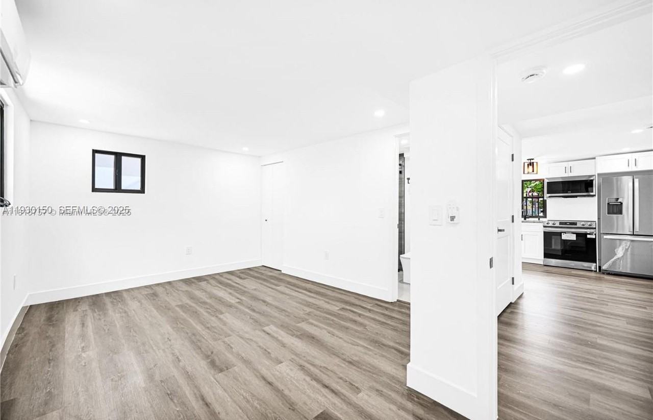 1805 Sw 4th St - Photo 3 of 6