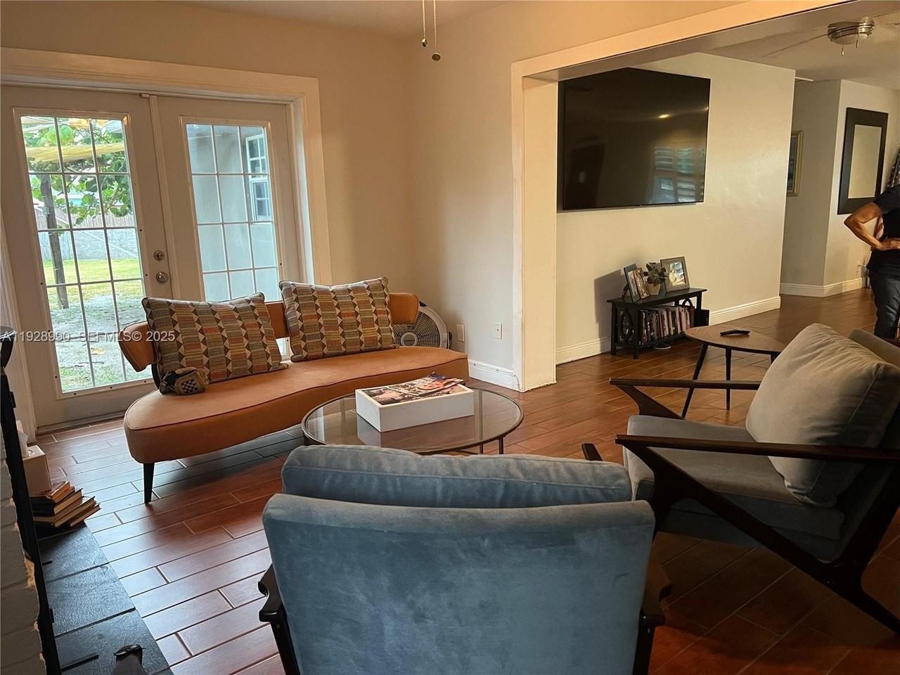 1040 Lyons Park Dr - Photo 5 of 14