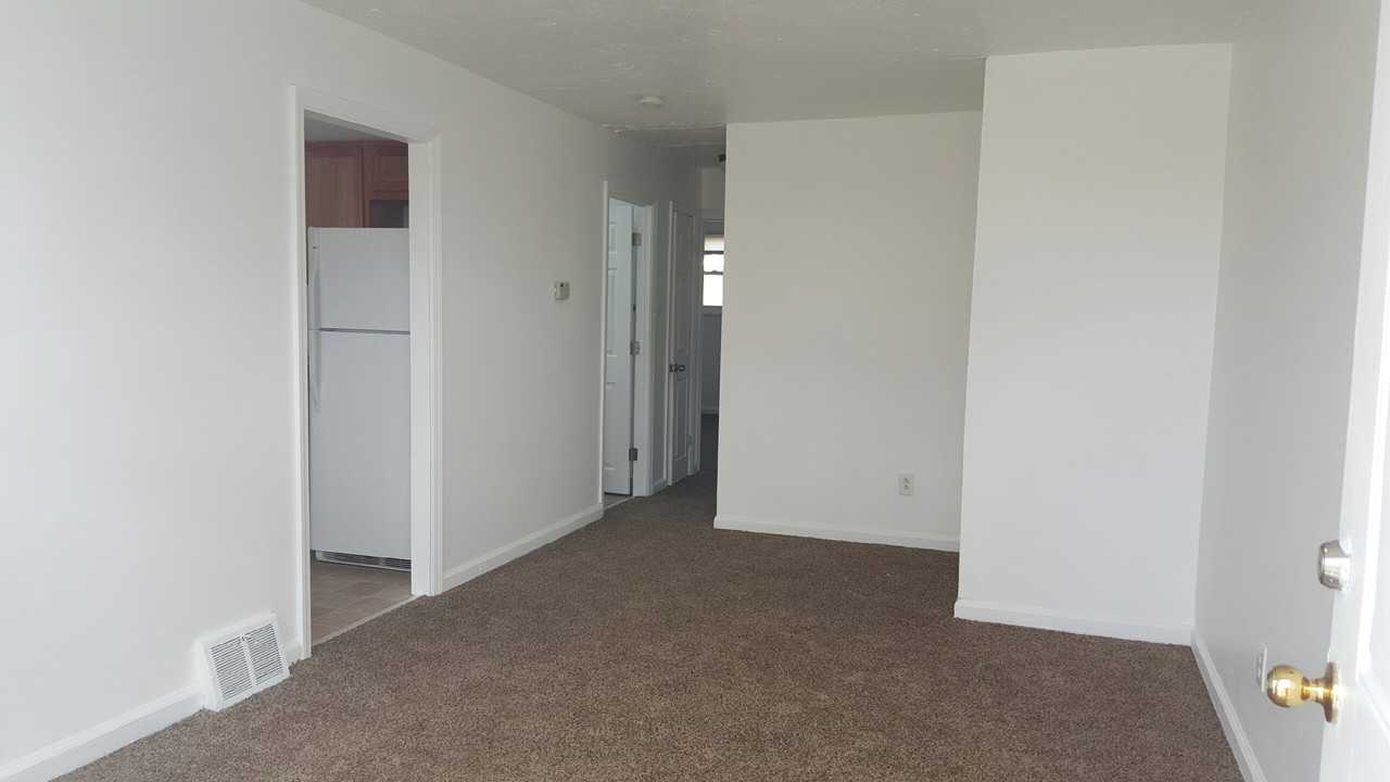 803 E 27th St - Photo 2 of 6