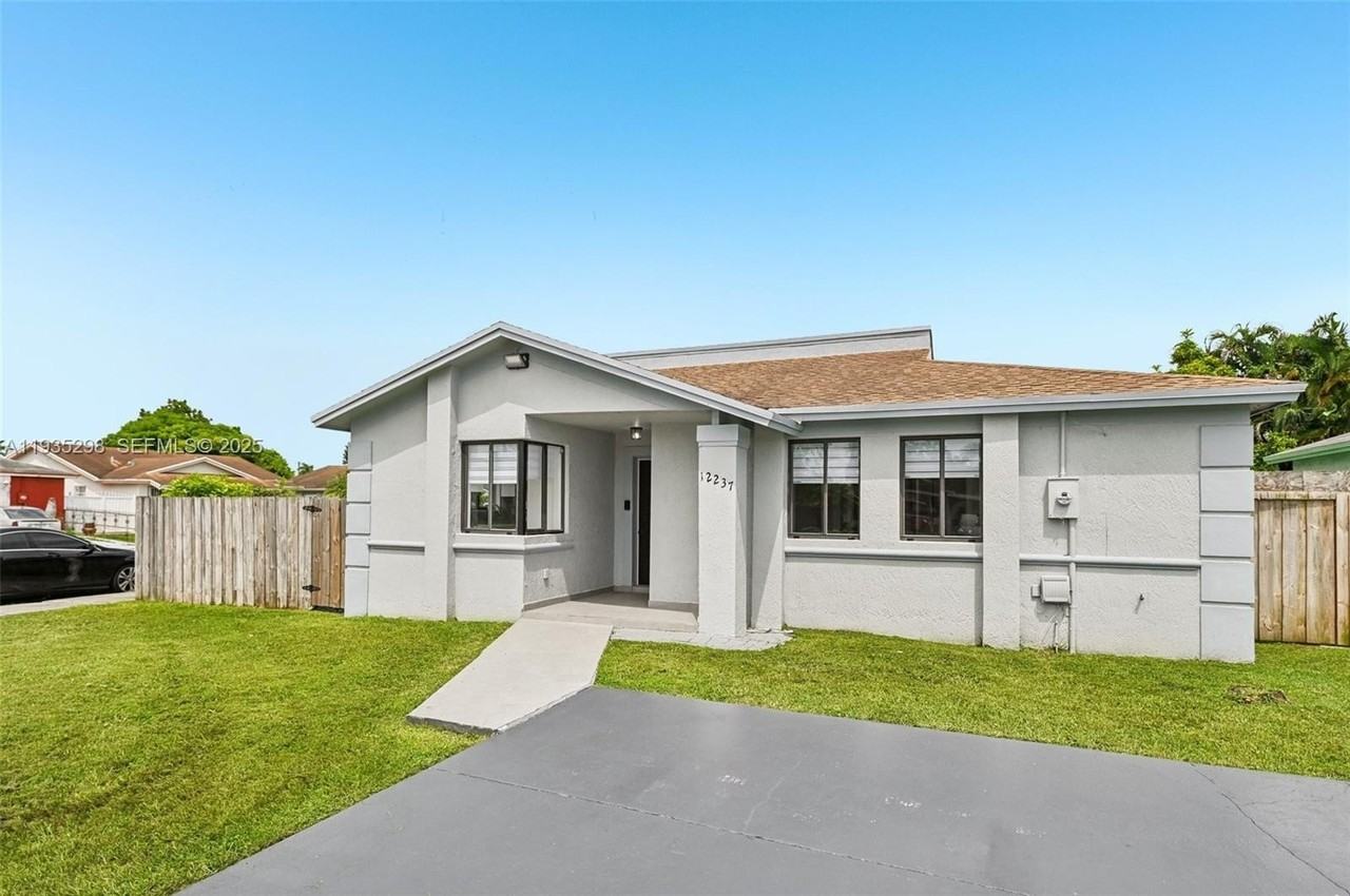 12237 Sw 193rd St #1 - Photo 3 of 26