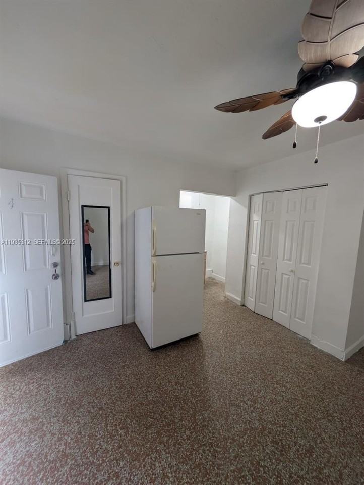 2928 Sw 10th St #4 - Photo 2 of 8