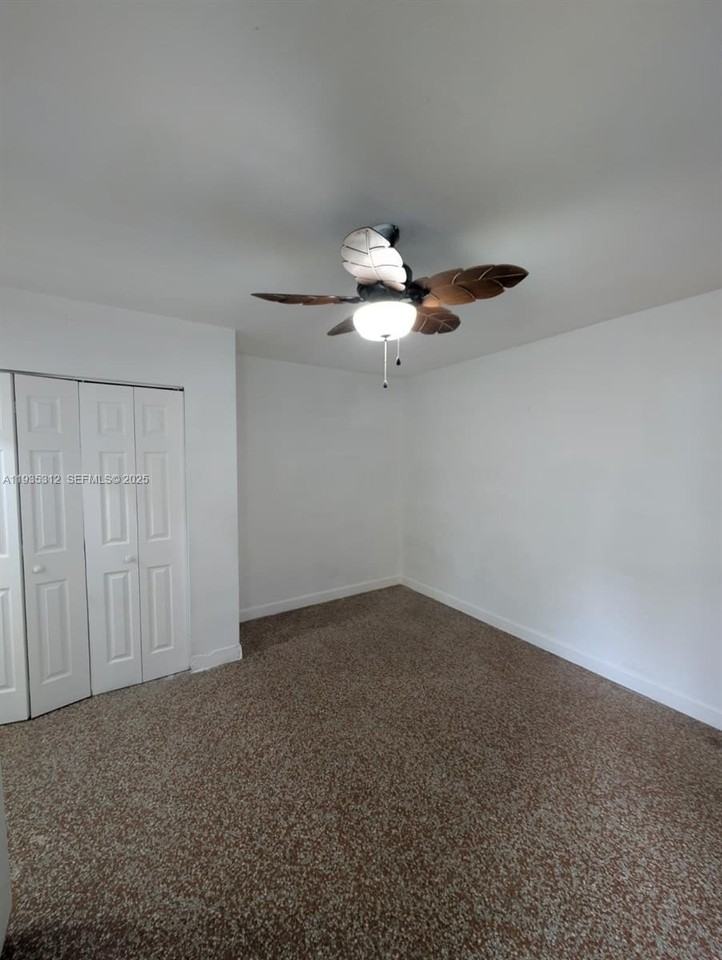 2928 Sw 10th St #4 - Photo 4 of 8