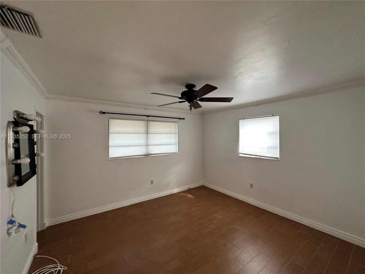 7880 Nw 11th St - Photo 7 of 24