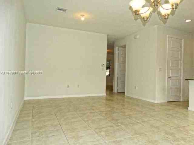 754 Ne 191st Ter - Photo 4 of 16