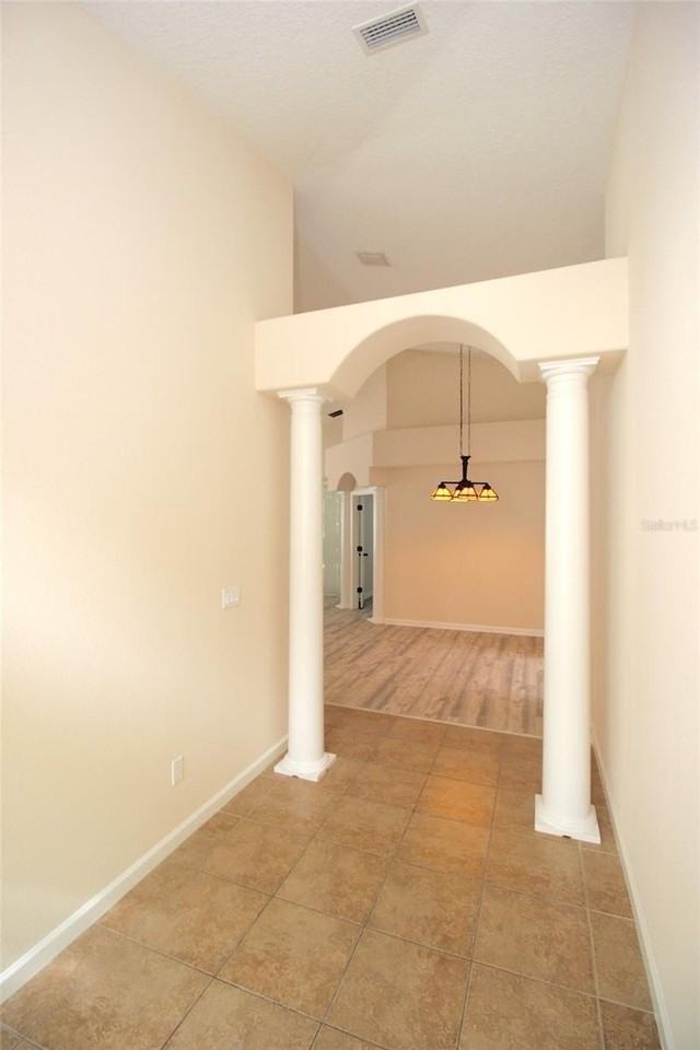 60 Raintree Cir - Photo 4 of 35