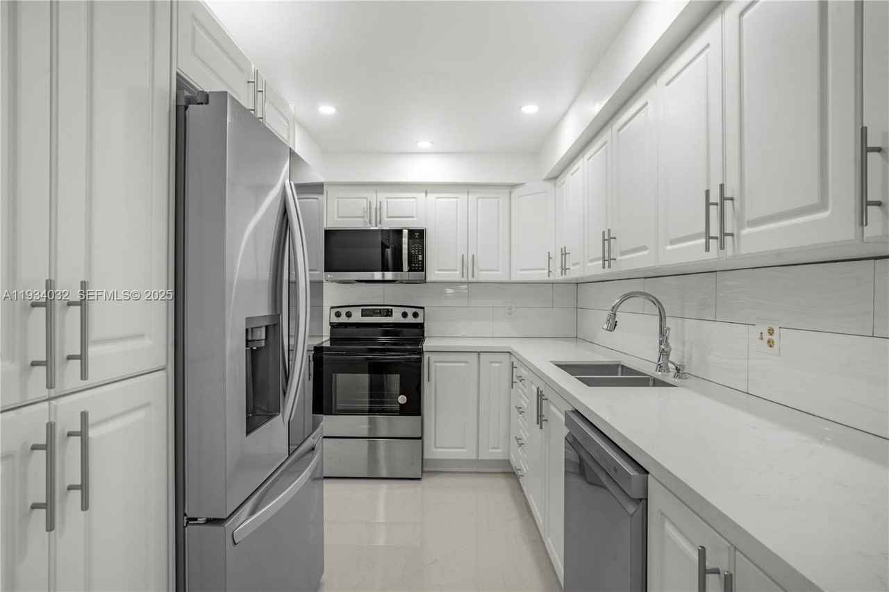 1300 Saint Charles Pl #301 - Photo 4 of 8