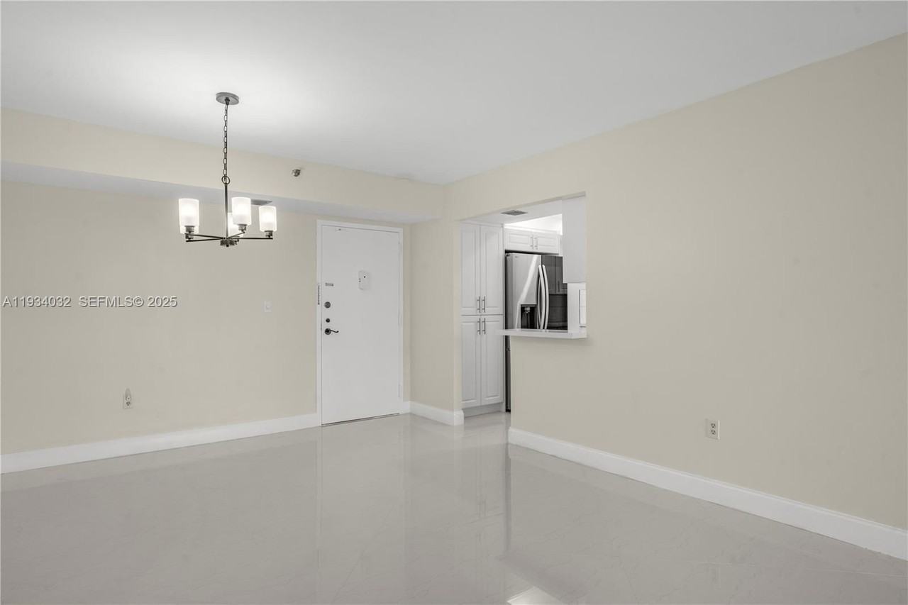 1300 Saint Charles Pl #301 - Photo 5 of 8