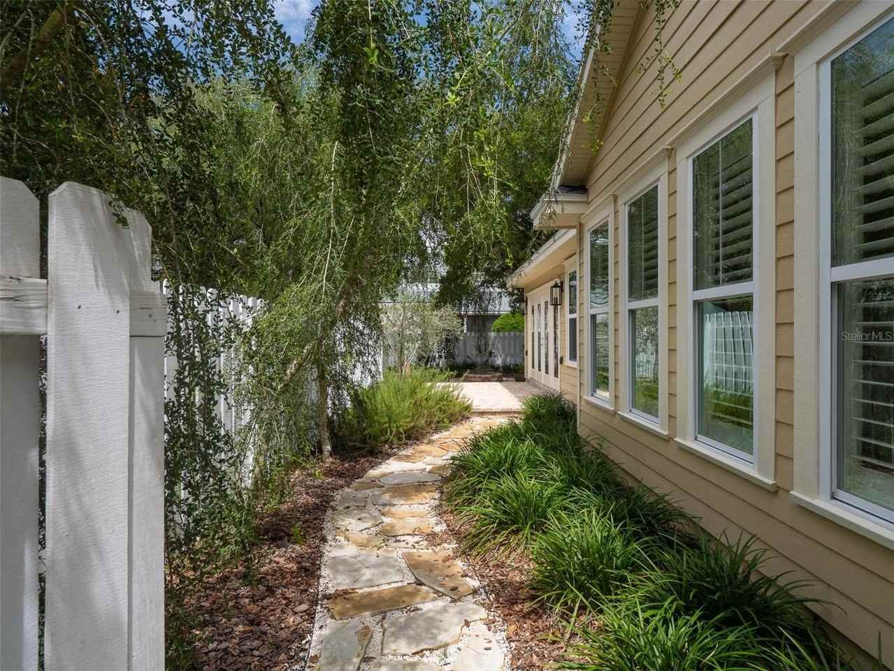 441 Sw 129th Ter - Photo 5 of 44