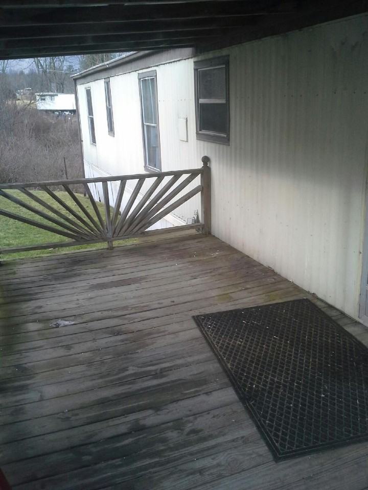 174 Essex Ct - Photo 2 of 9