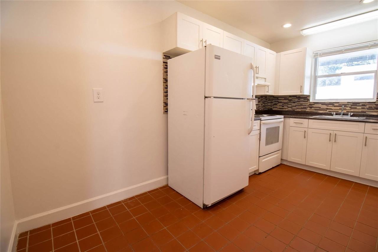 400 Charley Ave #4 - Photo 4 of 8