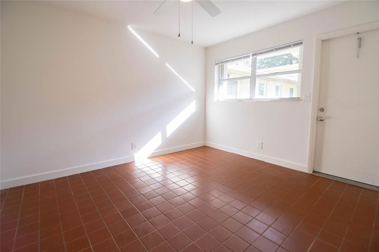 400 Charley Ave #4 - Photo 7 of 8