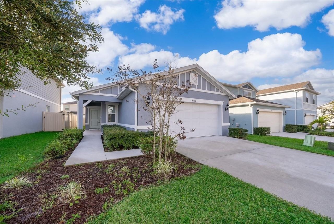 2110 Charming Ave - Photo 3 of 41