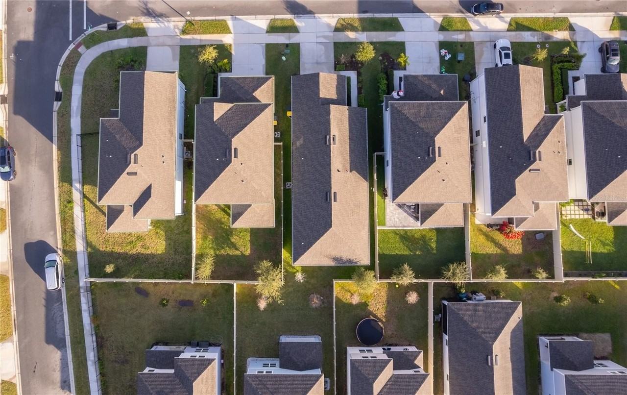 2110 Charming Ave - Photo 7 of 41