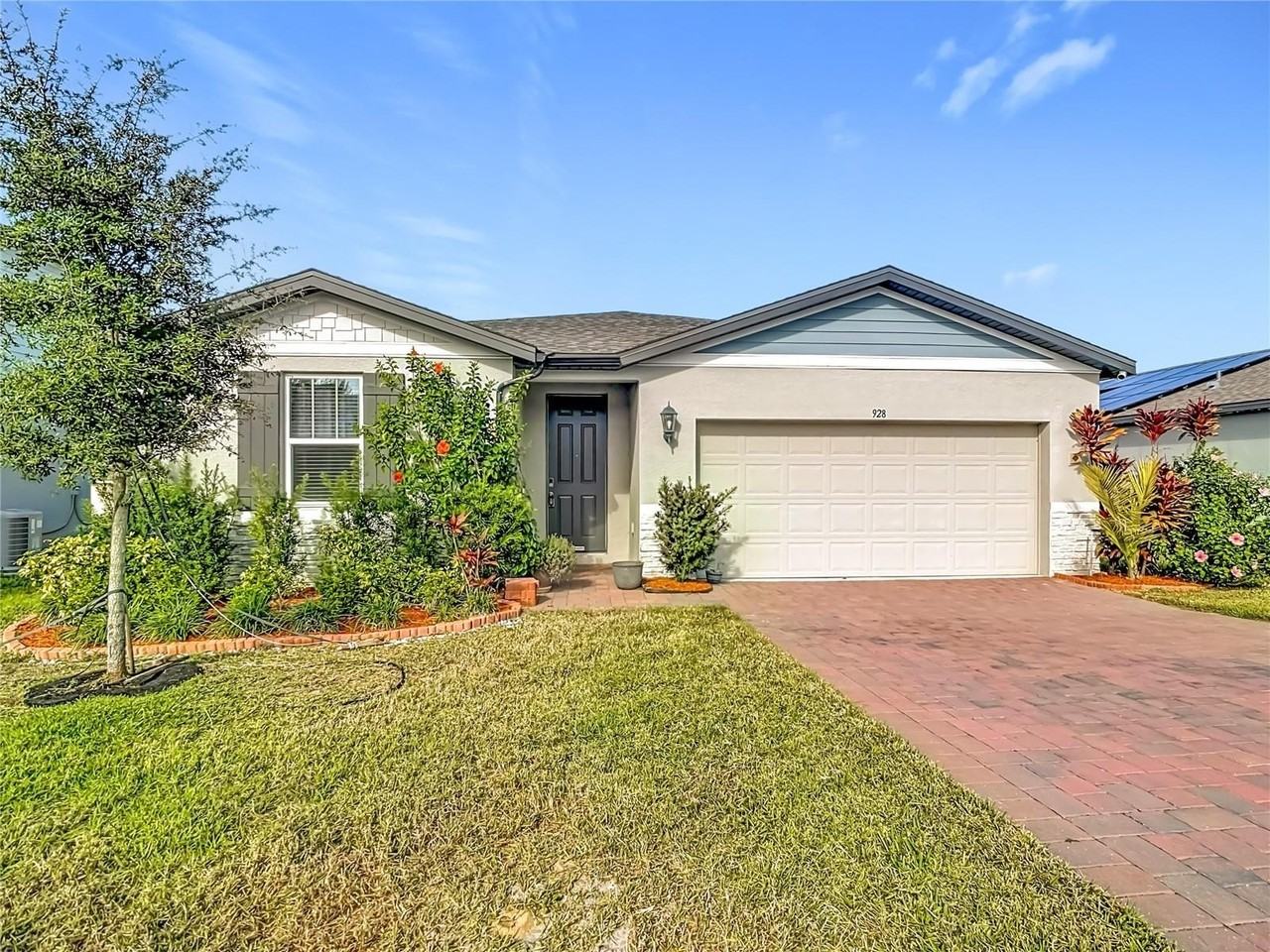 928 Cambridge Dr - Photo 5 of 50