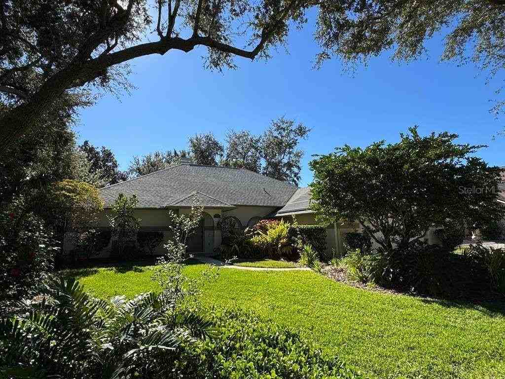 10324 Pointview Ct - Photo 2 of 24