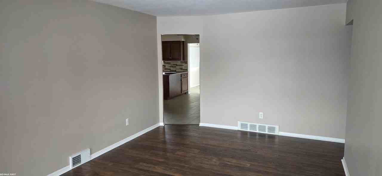 30609 Moulin Ave - Photo 6 of 20