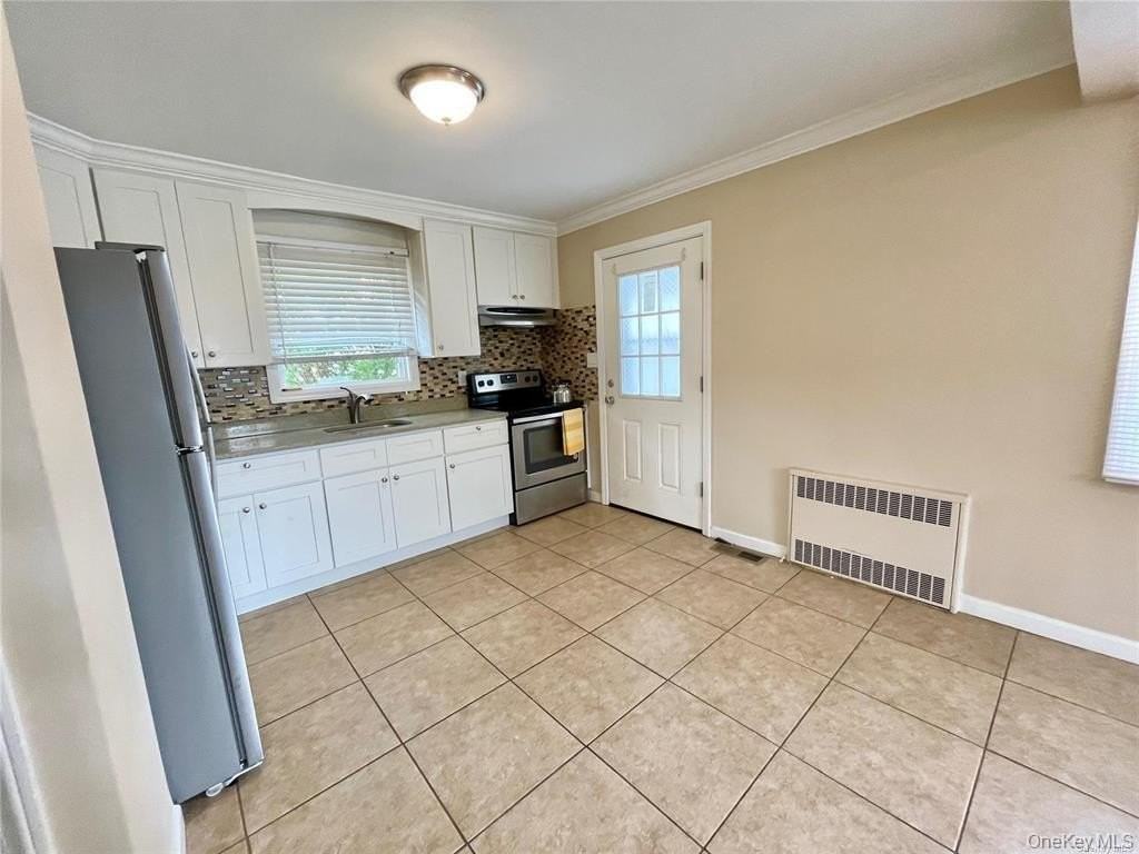 118 Manhattan Ave - Photo 4 of 10