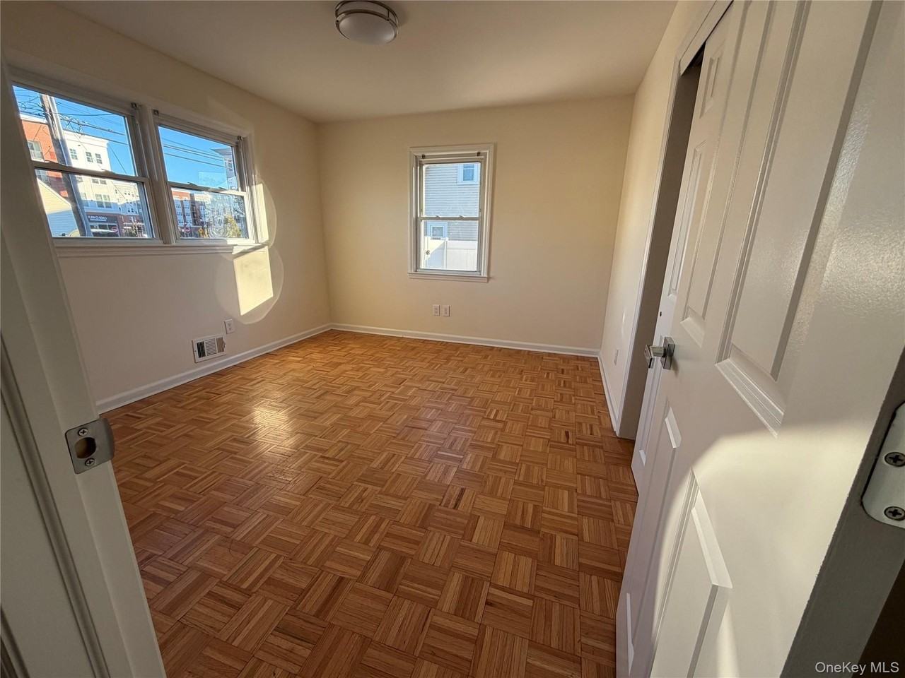 98 Lakewood Ave - Photo 7 of 15