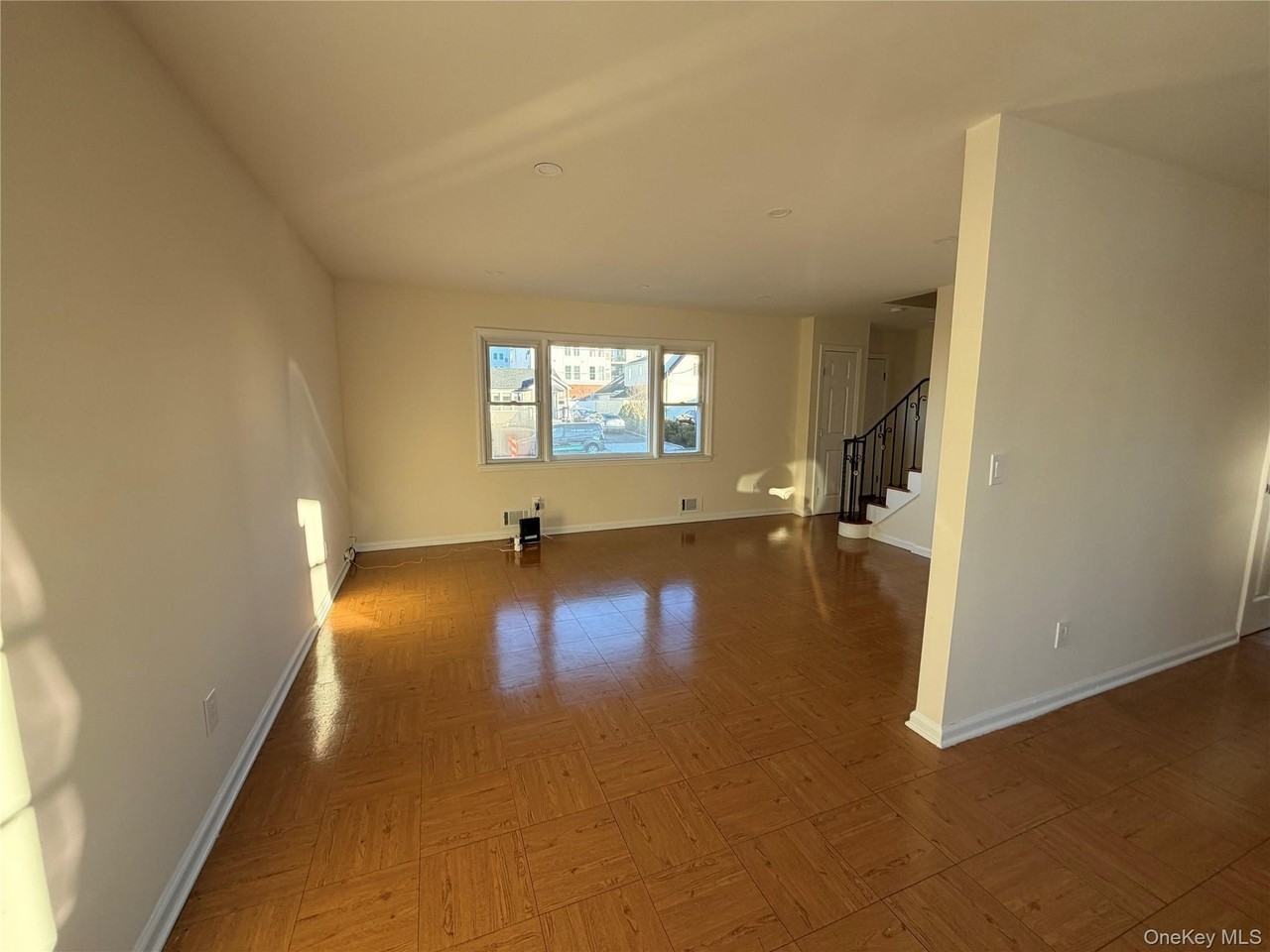 98 Lakewood Ave - Photo 4 of 15