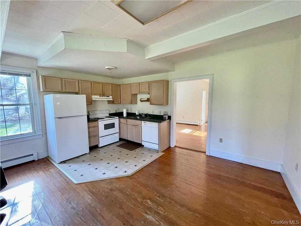 17 Ribbecke Hill Rd #1 - Photo 4 of 13