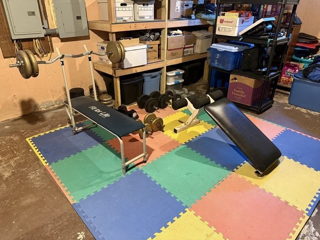 12 Holiday Dr - Photo 5 of 31