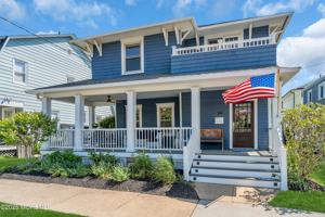 featured image of 39 E End Ave