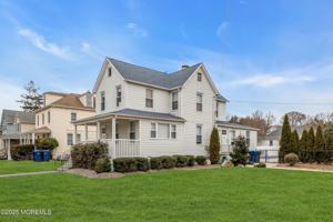 featured image of 323 Roosevelt Ave