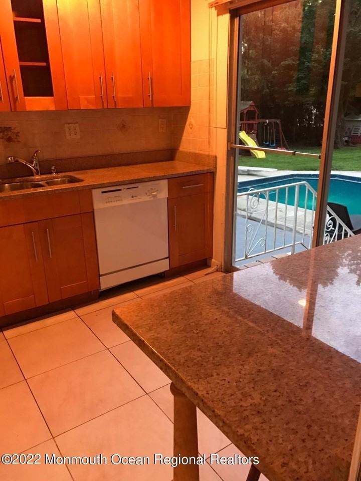 634 Westwood Ave - Photo 3 of 17