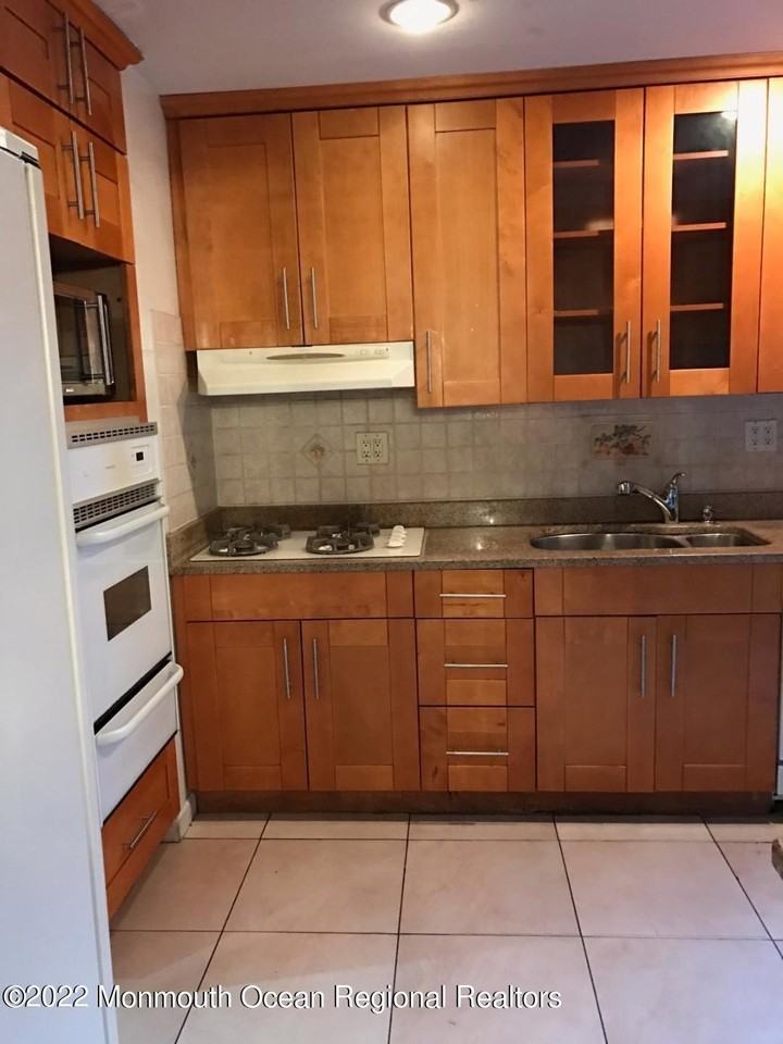 634 Westwood Ave - Photo 4 of 17