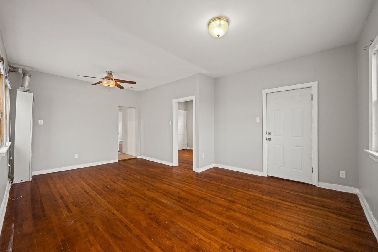 5257 W Lexington St - Photo 2 of 9