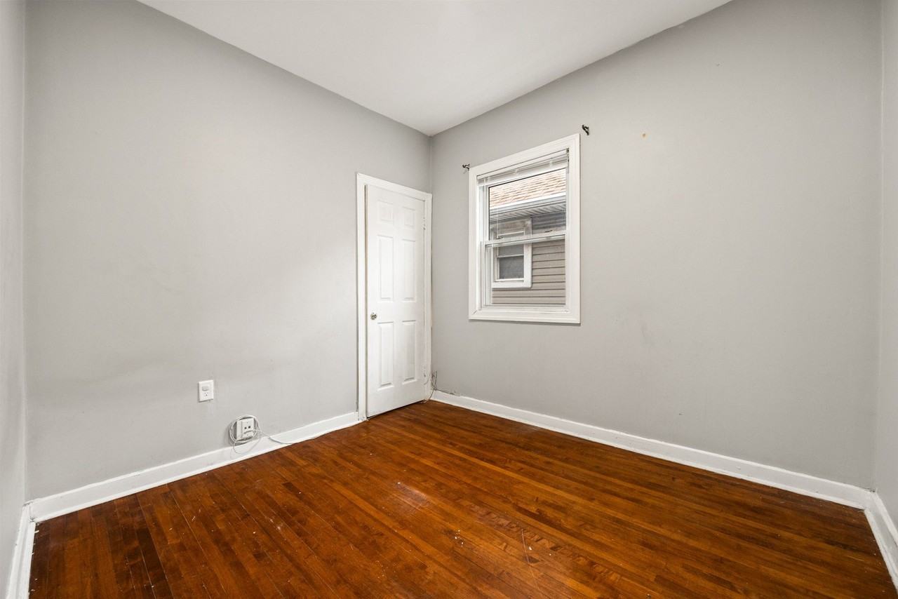 5257 W Lexington St - Photo 6 of 9