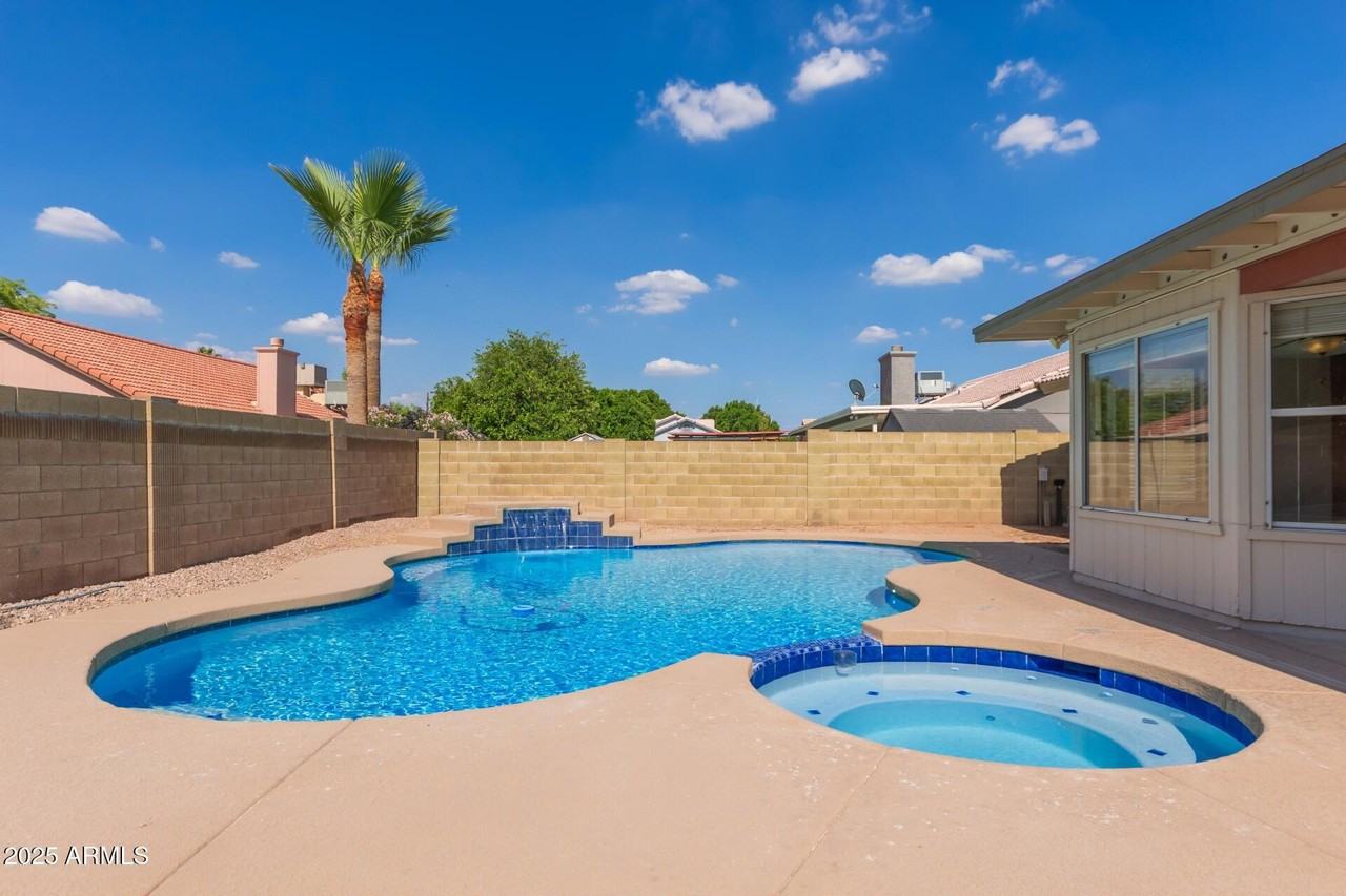 W Windrose Dr - Photo 7 of 22