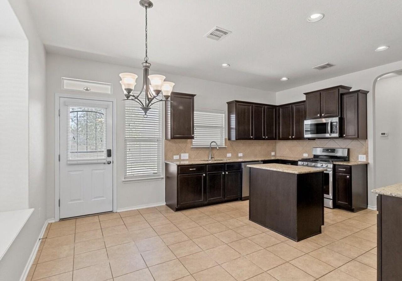 Cedar Mdws - Photo 3 of 16