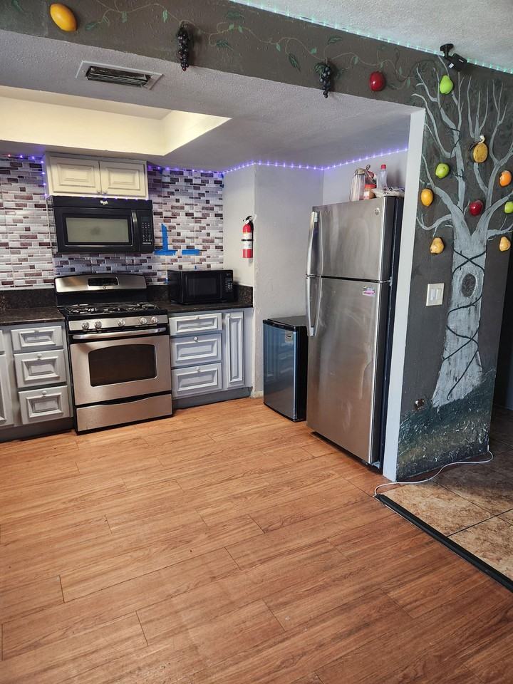 Oakway Rd - Photo 4 of 6