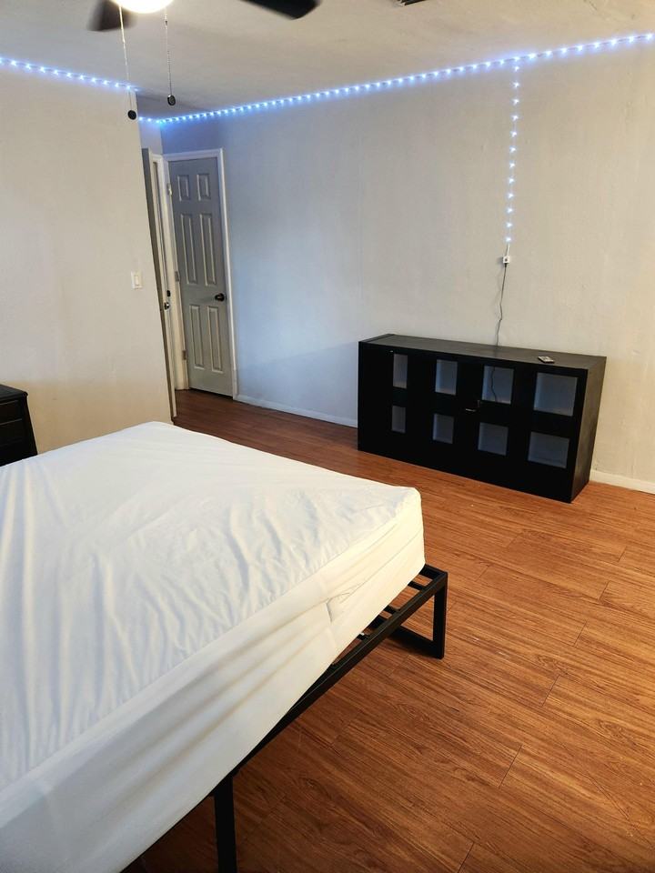 Oakway Rd - Photo 6 of 6