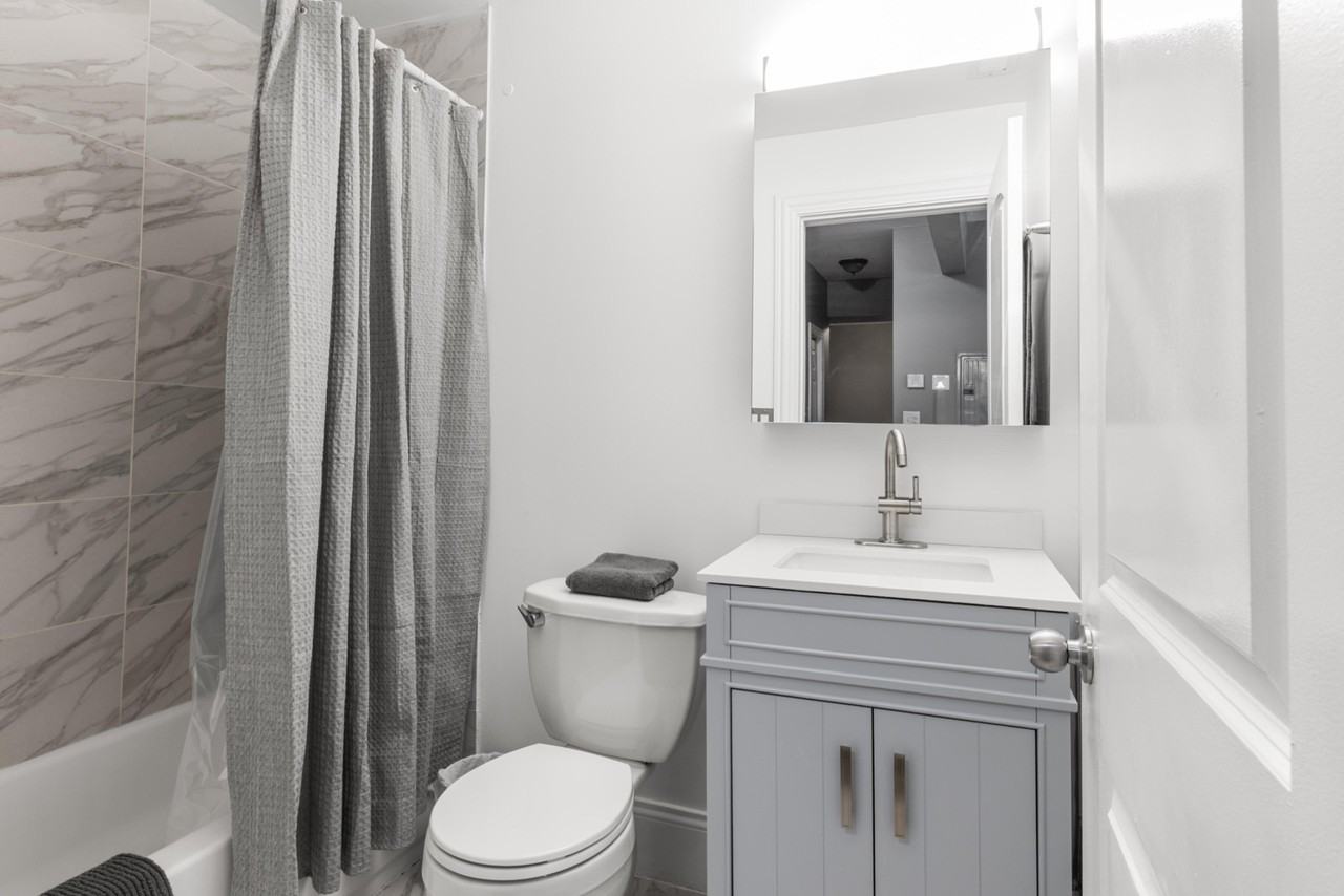 N Avers Ave - Photo 3 of 9